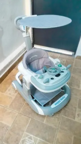 Andador Infantil Para Bebê Com Capota Brinquedo Musical Cinza 