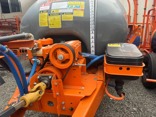 Pulverizador Arbus 4000L JACTO
