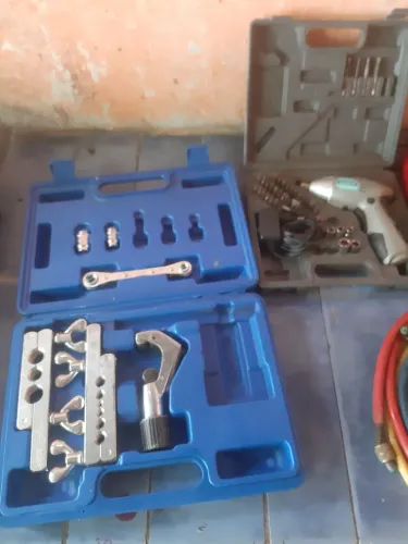 Vendo ferramentas de refrigeração e outras coisas