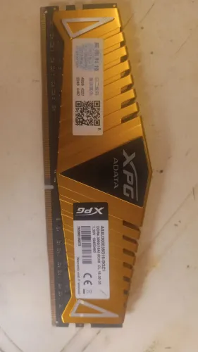 Memória 8gb DDR4 xmp 3000 Adata com defeito
