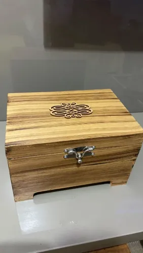 BAU DE MADEIRA 