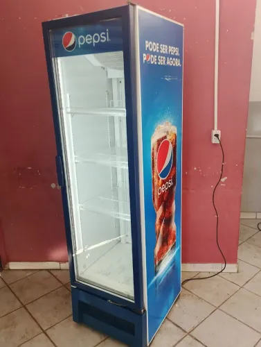 Geladeira expositora slin