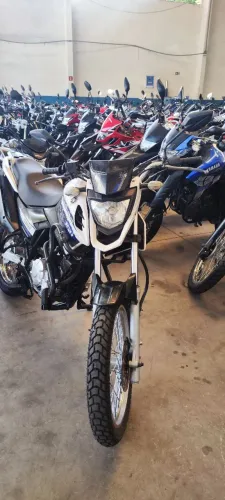 YAMAHA XTZ CROSSER 150 BRANCA 2015 Shalon veículos Cariacica