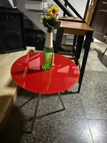 Mesa lateral com vidro temperado