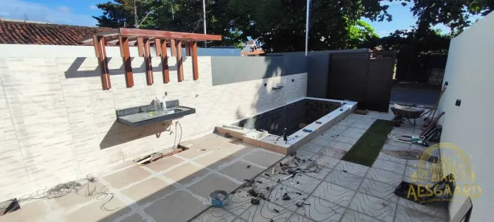 Casa Nova 3Q 1 Suíte Piscina Gourmet Pé-Direito Duplo à Venda no Cristo - João Pessoa/PB