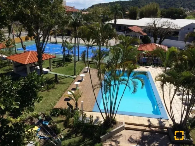 Chalé mobiliado 2 dormitórios 50 m da praia