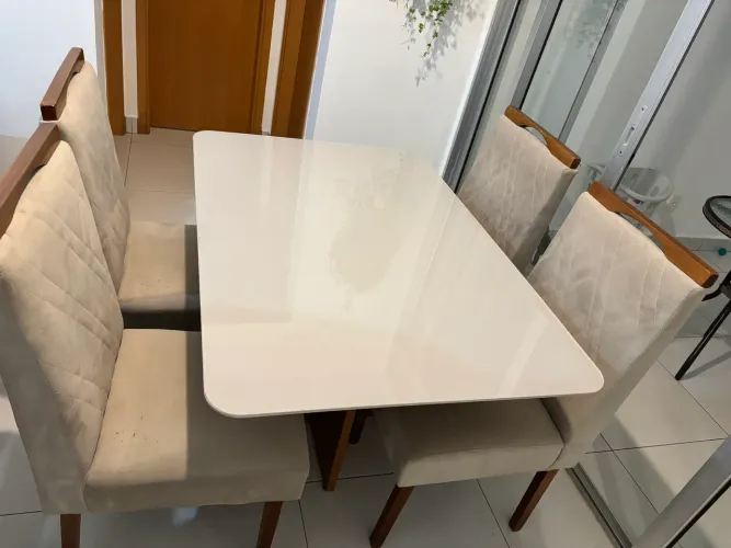 MESA 4 CADEIRAS