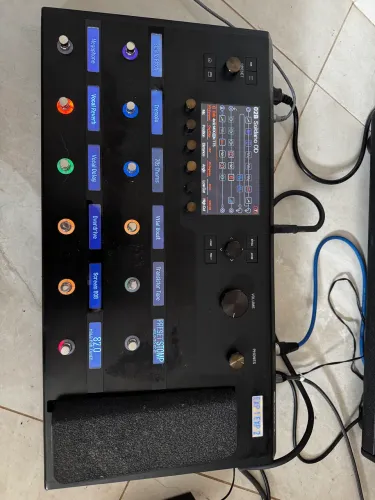 Pedaleira line 6 helix floor