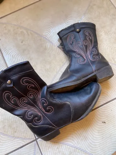 Bota numeração 31/32
