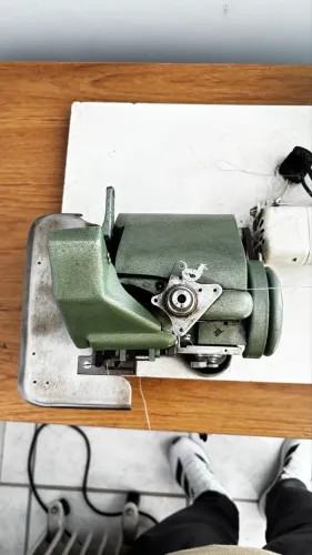 Máquina de costura singer GNI 113