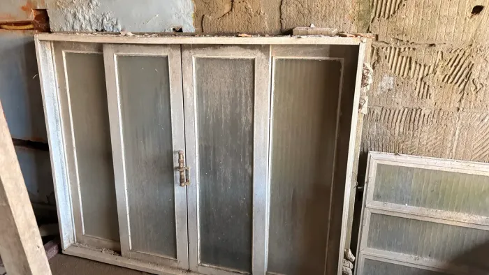 Vende se janela de casa e de banheiro