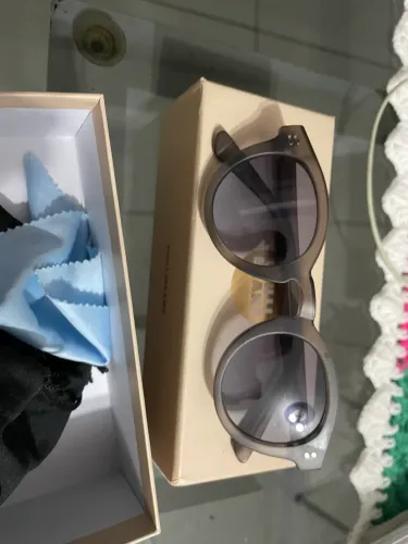 Vende-se óculos de sol Chili Beans, usado somente 2 vezes ! 