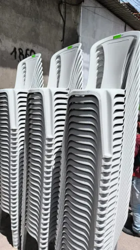 CADEIRA DE PLÁSTICO TOPPLAST