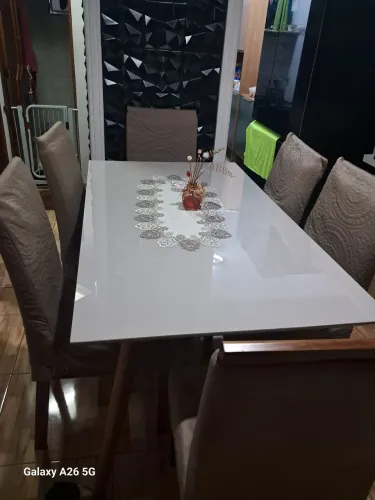 Conesa nova com 6 njunto mesa com 6 cadeiras novíssima