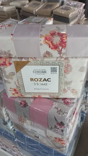Cama mesa e banho
