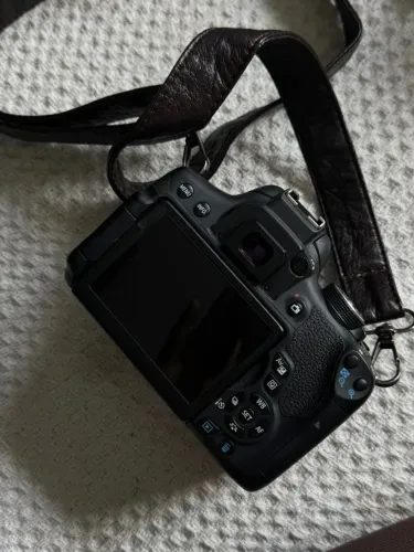 Canon EOS Rebel T6i 24.2mp + Lente 18-55mm Wi-Fi Tela Articulada