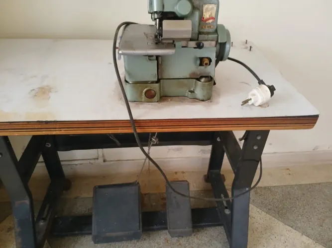 máquina de costura overloque semi-industrial