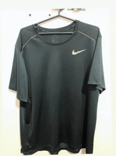 camisa nike refletiva no escuro dri fit original 