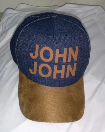 Boné John John