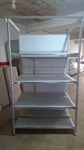 Gôndola para cereais. Valor: 1.200,00 reais a unidade.