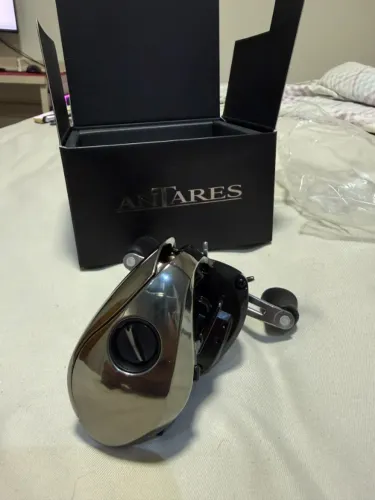 Carretilha Shimano Antares 101 XG Esquerda