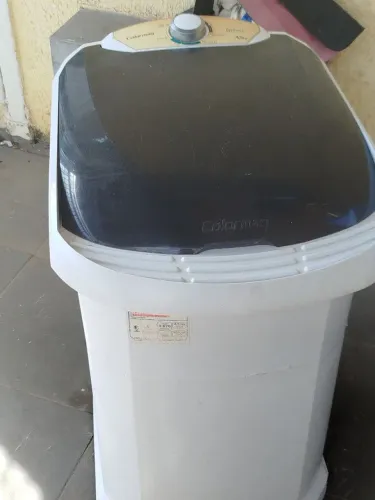Vendo este tanquinho usadinho. Um