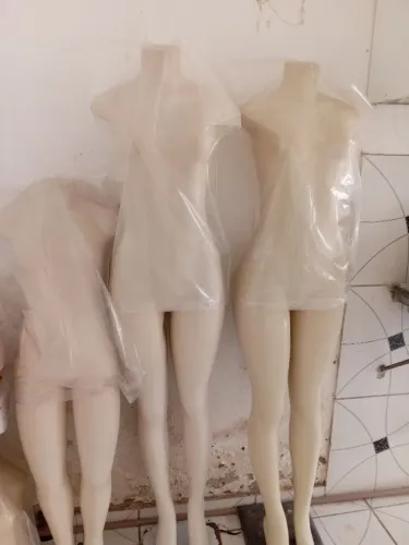 Maniquim corpo inteiro e busto