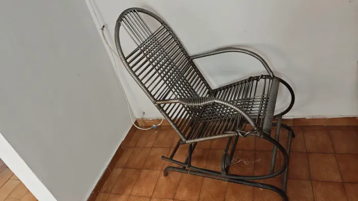 Cadeira de Balanço Confortável para Varanda ou Sala