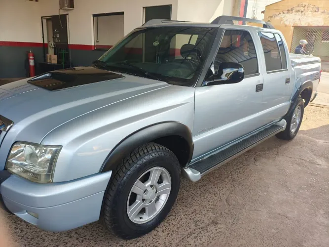 Chevrolet S10 P-up Tornado 2.8 TDI 4x2/4x4 CD Dies 2010