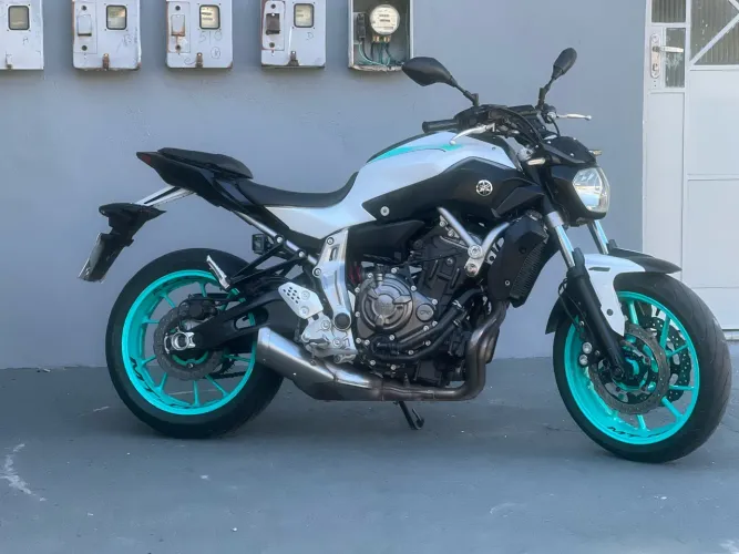 MT-07 moto de procedência 