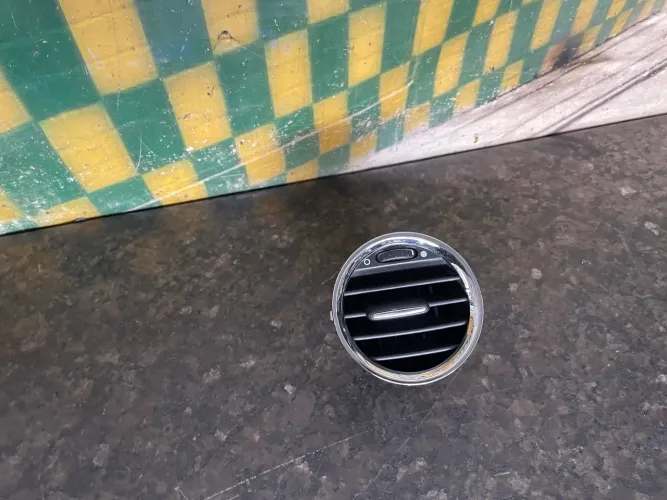 Difusor de ar lateral lado esquerdo fiat 500 cult 2013 