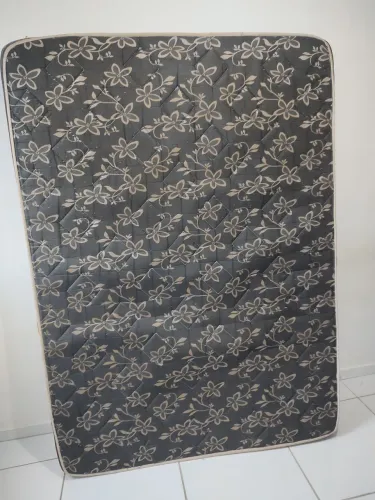 Colchão de casal selado....não faço entrega retirar no bairro do Vergel 