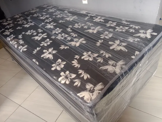 Cama de solteiro espuma alta