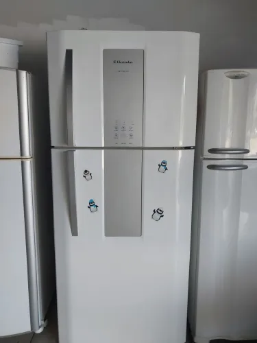 Geladeira frost free Df80 551 litros .