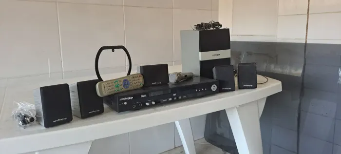 Home theater Britânia fan 2 com karaoke 
