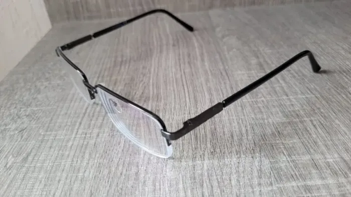 Armação simples - seminova