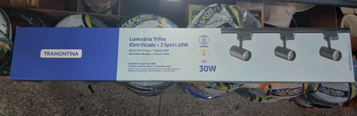 Luminária Trilho Eletrificado Tramontina Preta com três spots LED 30W Luz Quente