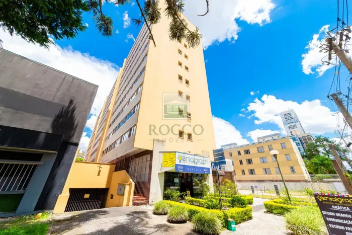 Apartamento com charme retrô no coração do Centro Cívico!