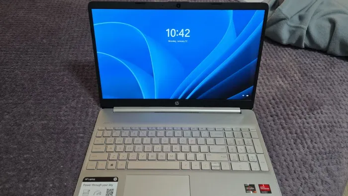Laptop HP Ryzer 7 Prata Novo