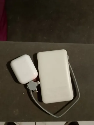 Carregador portátil e fone de ouvido 