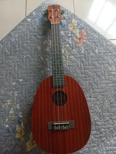 Ukulele Concert Com bag Marca malibu