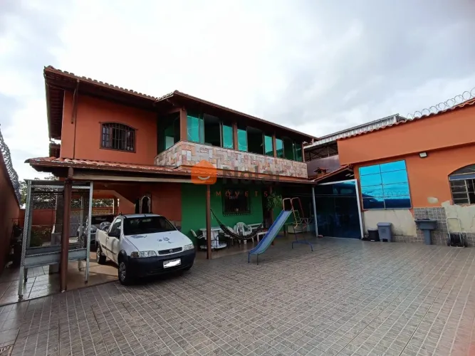 Casa á venda de 5 quartos, suíte e 6 vagas no bairro Minaslândia (P Maio) em Belo Horizont