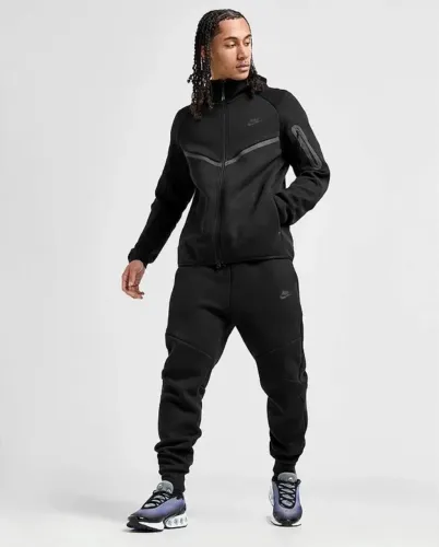 Conjunto Nike Tech Fleece All Black