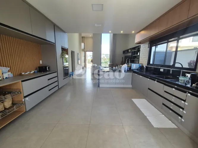 Condomínio Villa do Sol - Casa Térrea com 3 dormitórios com ar condicionado no Condomínio 