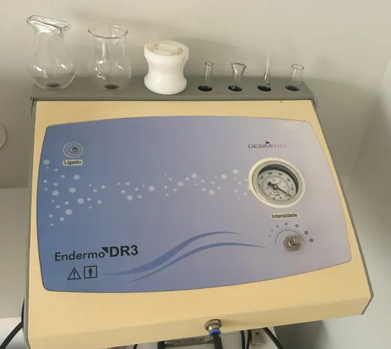 Aparelho de vacuoterapia estética