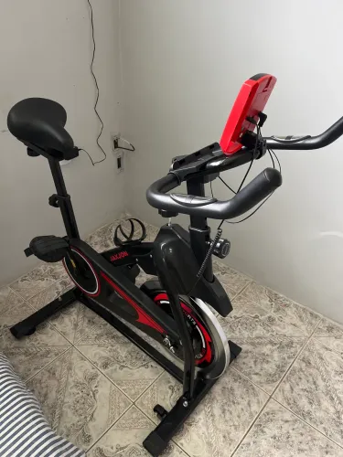 Bicicleta Spinning Ergométrica suporta até 150kg