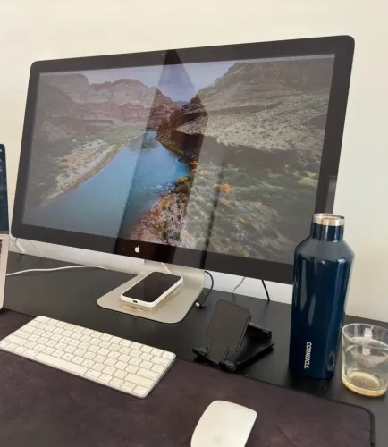 Monitor Apple Thunderbolt Display 27" com Adaptador USB-C + Caixa Original