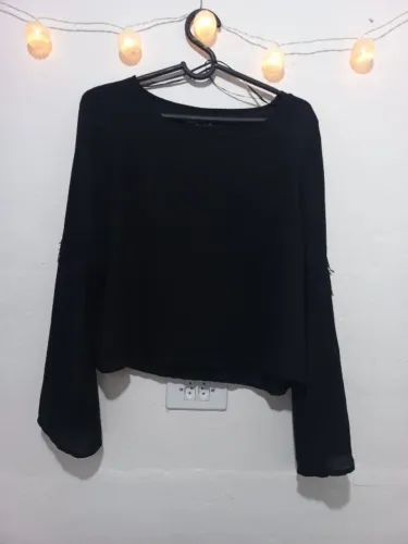 Blusa detalhe em renda