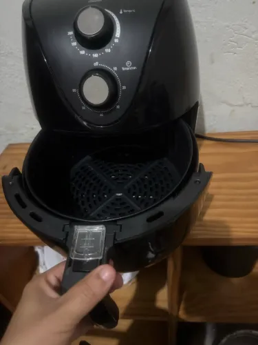 Air fryer praticamente nova já é o menor preço