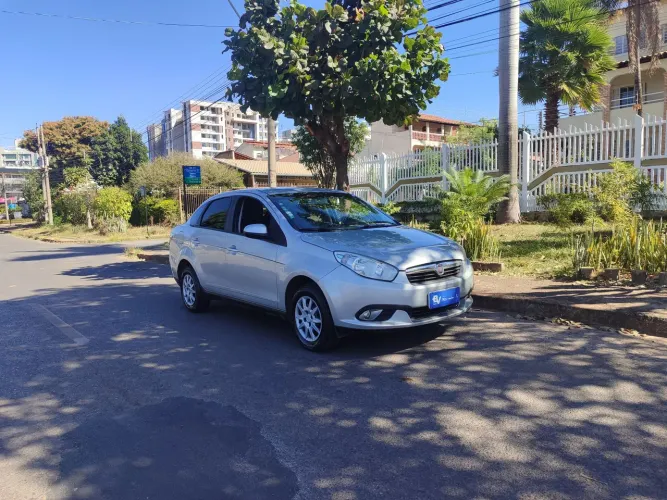 Fiat Grand Siena Attrac. 1.4 EVO F.flex 8V 2013